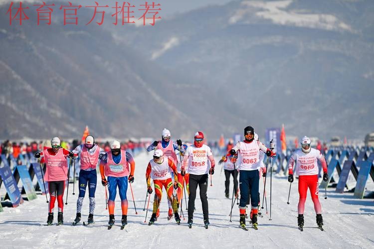 李强在黑龙江调研时强调 大力发展冰雪运动冰雪经济 打造服务消费新亮点和经